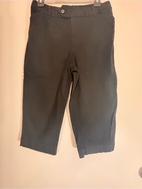 St. John's Bay Black Cropped Ponte Pants